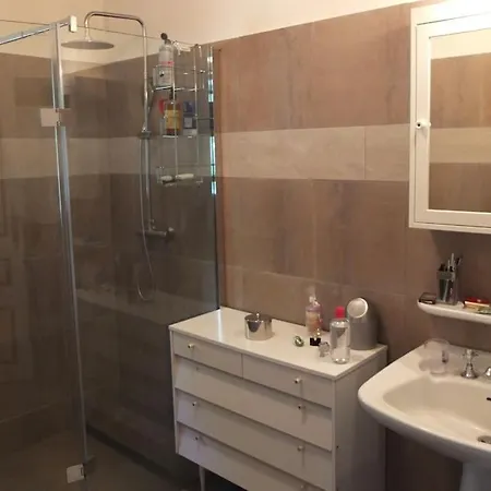 Maison Lumineuse 2mn Et Village De Morgat Villa *